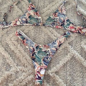 Dippin daisys bikini set thong